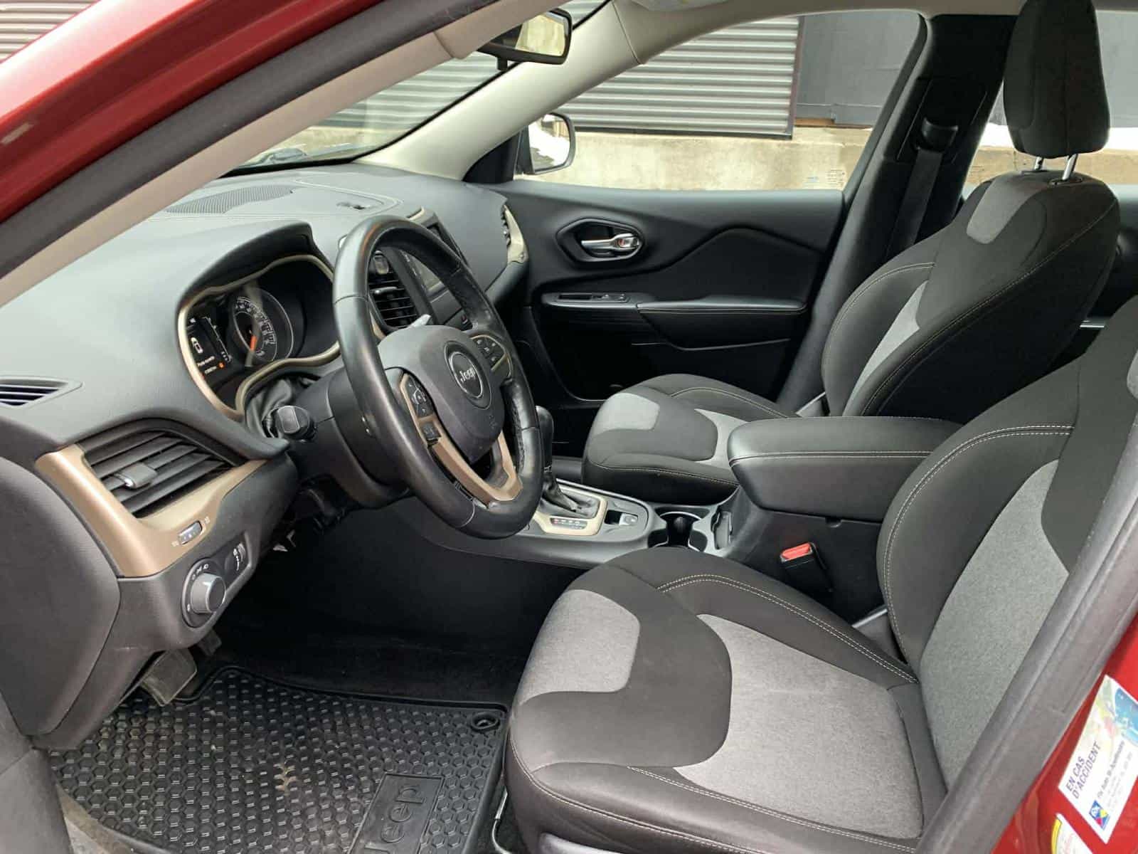 Image 8 Jeep Cherokee Sport 2015