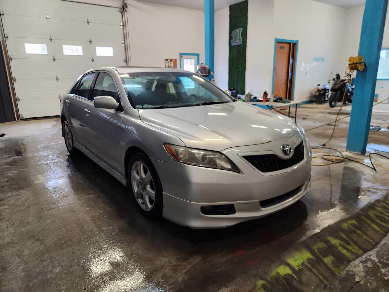 Image 3 Toyota Camry SE 2009