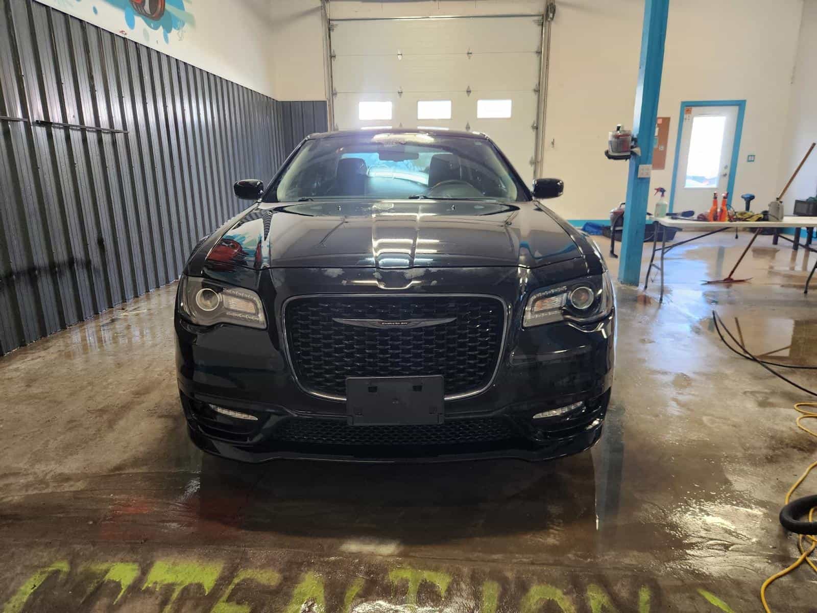 Image 2 Chrysler 300 Touring L 2022