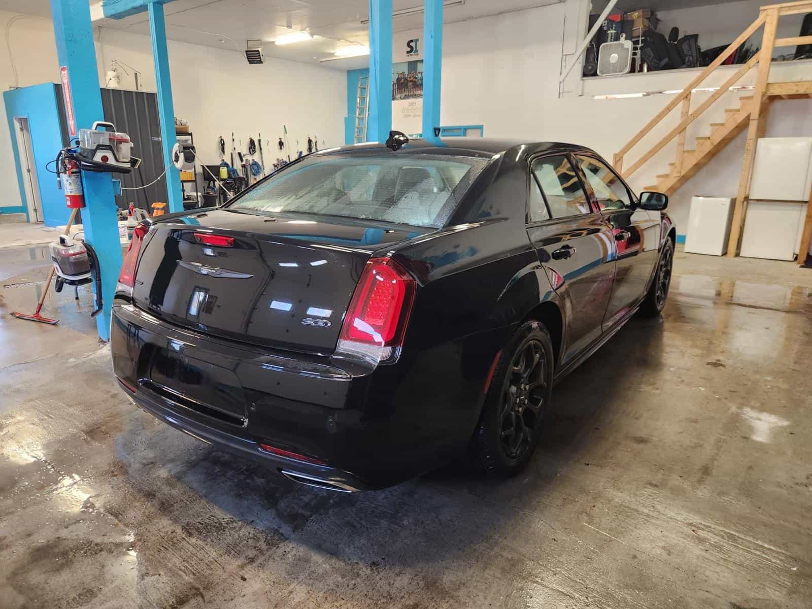 Image 4 Chrysler 300 Touring L 2022