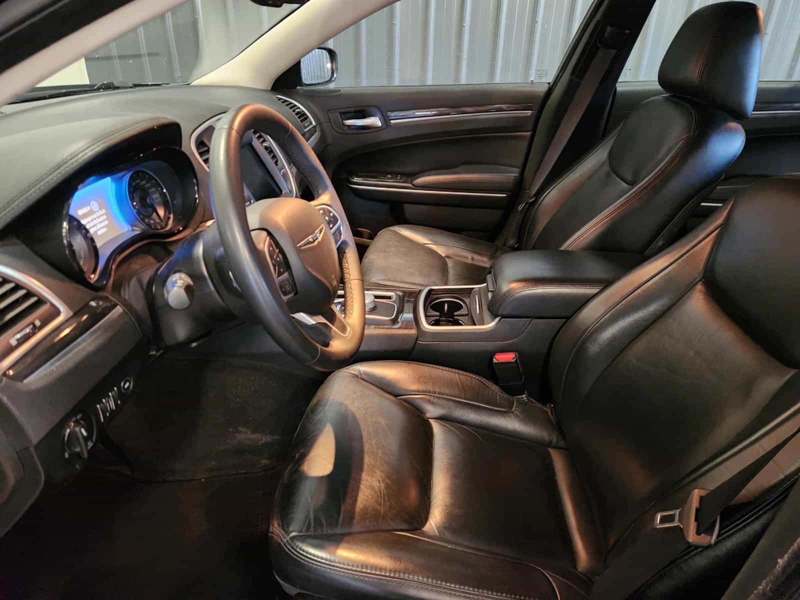 Image 11 Chrysler 300 Touring L 2022