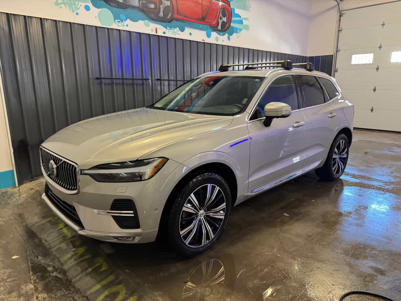 2023 Volvo XC60 Plus B6 - Image 1