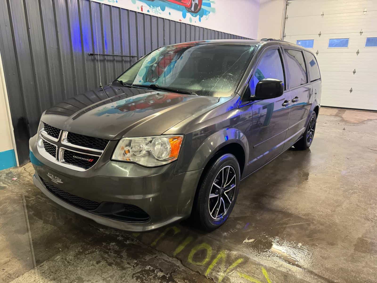 2016 Dodge Grand Caravan SE - Image 1