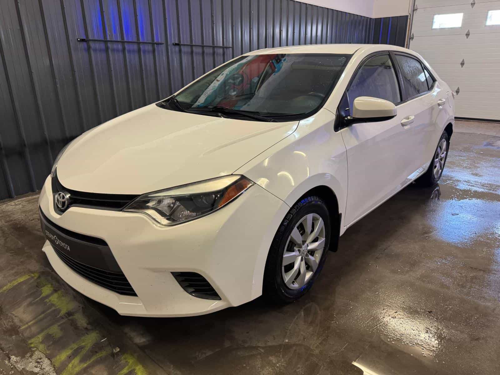 Image 1 Toyota Corolla LE 2015