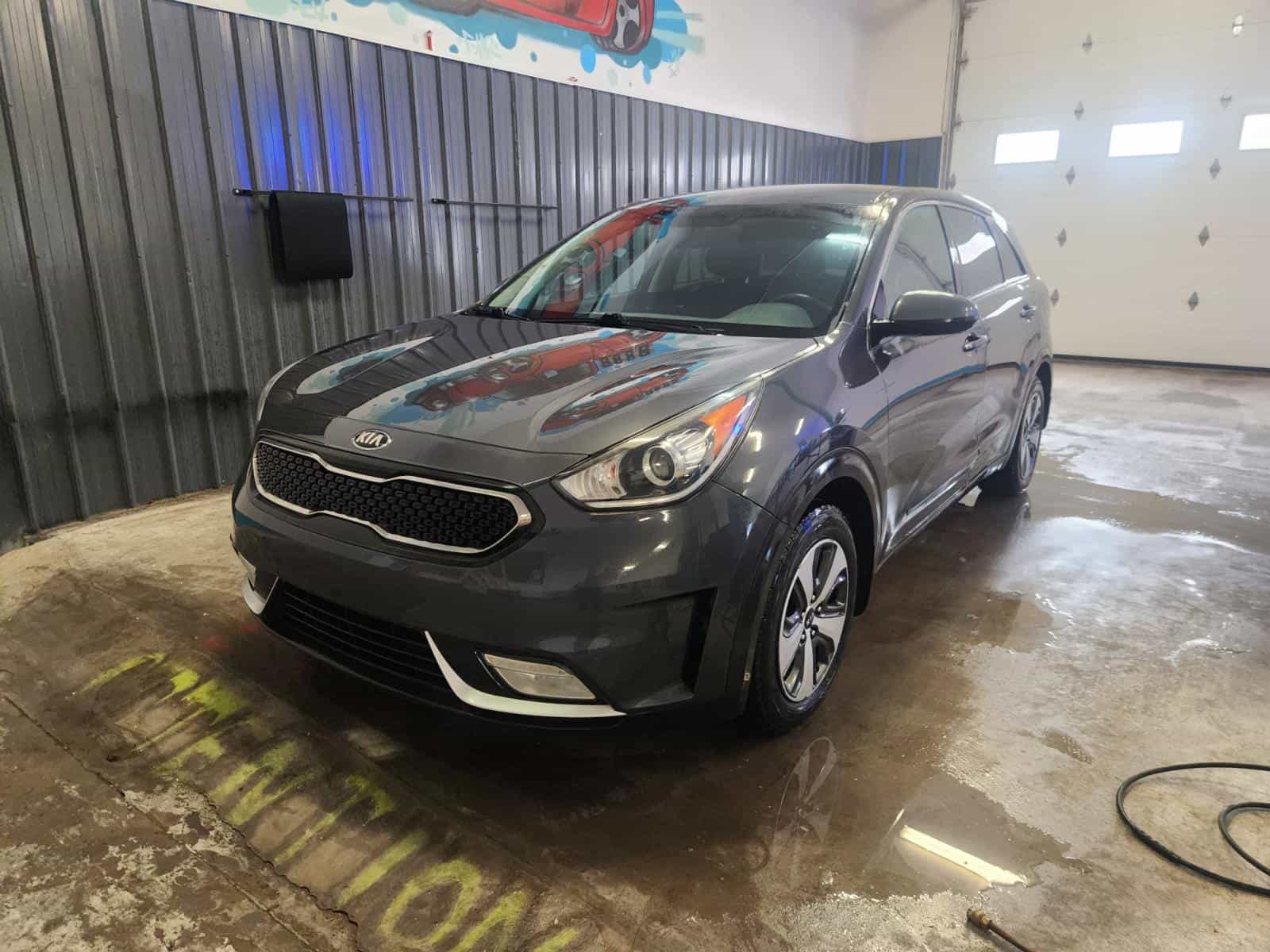 2017 Kia Niro L - Image 1