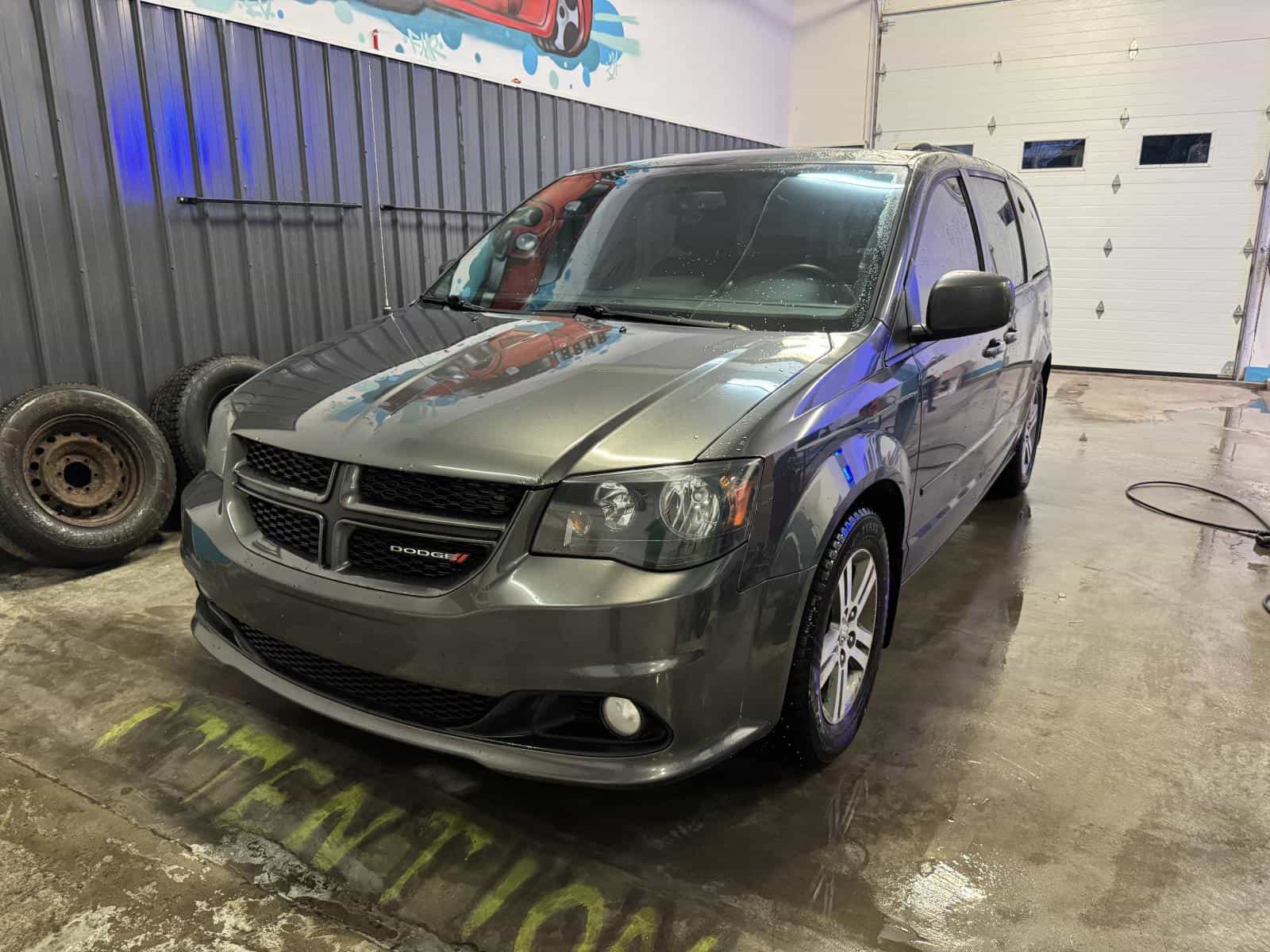 2016 Dodge Grand Caravan R/T - Image 1