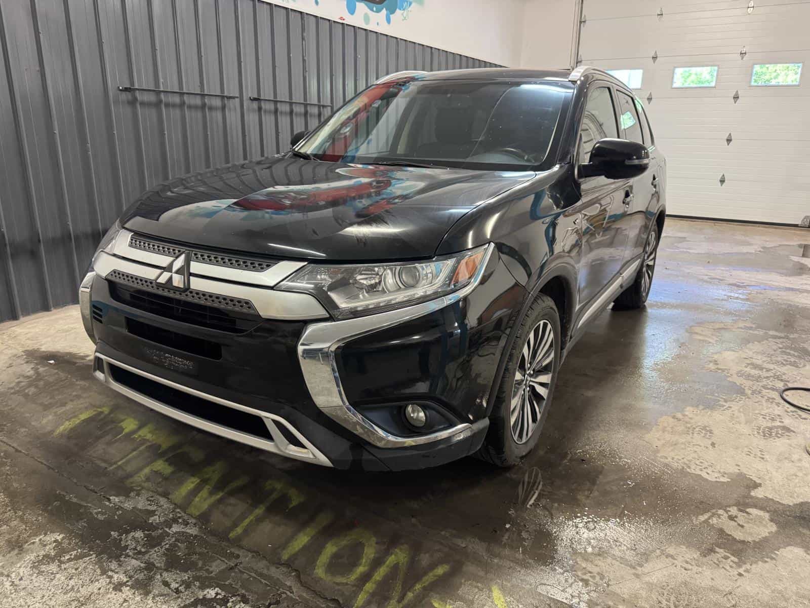 2020 Mitsubishi Outlander SEL - Image 1