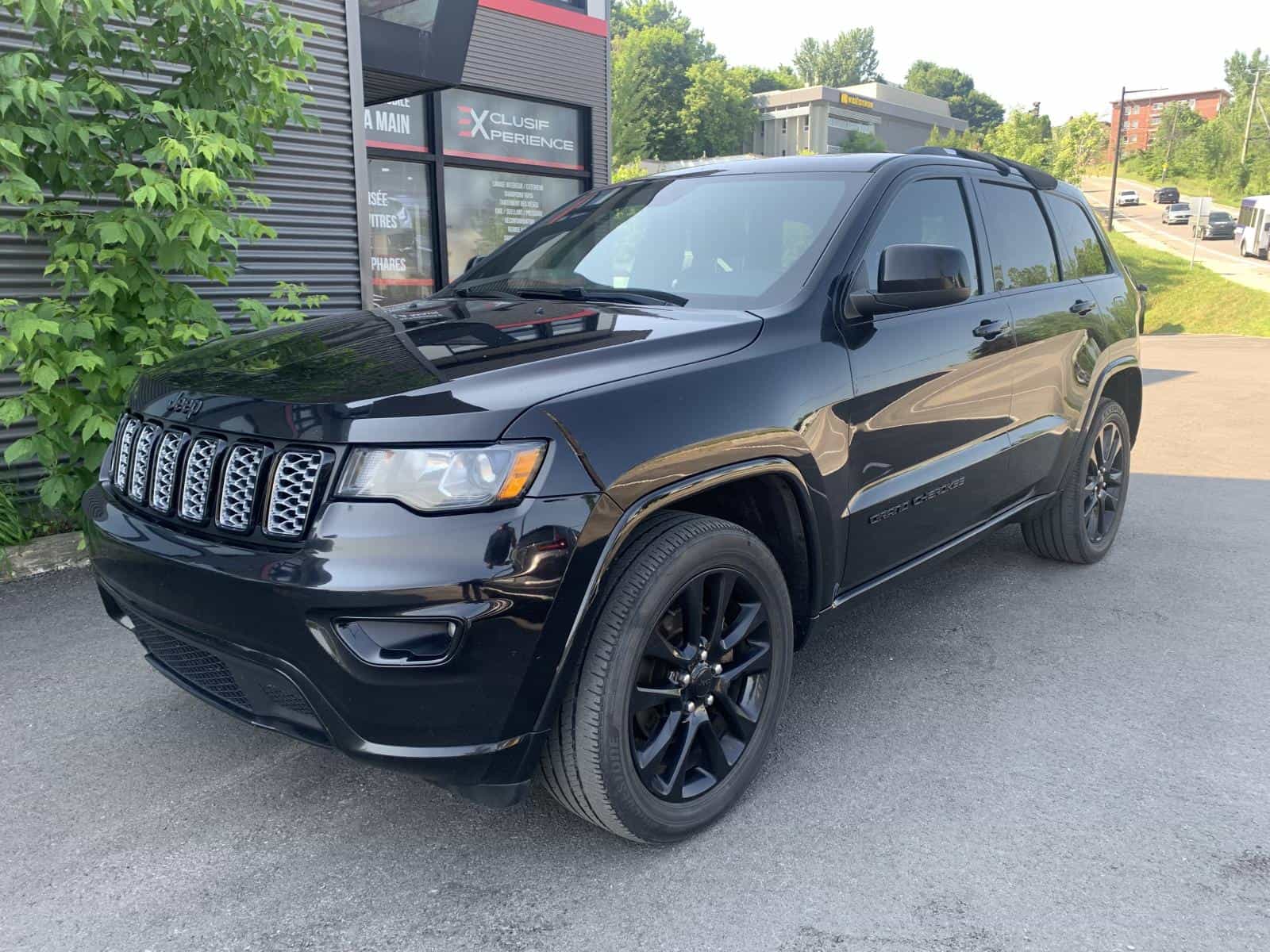 2018 Jeep Grand Cherokee Altitude IV - Image 1