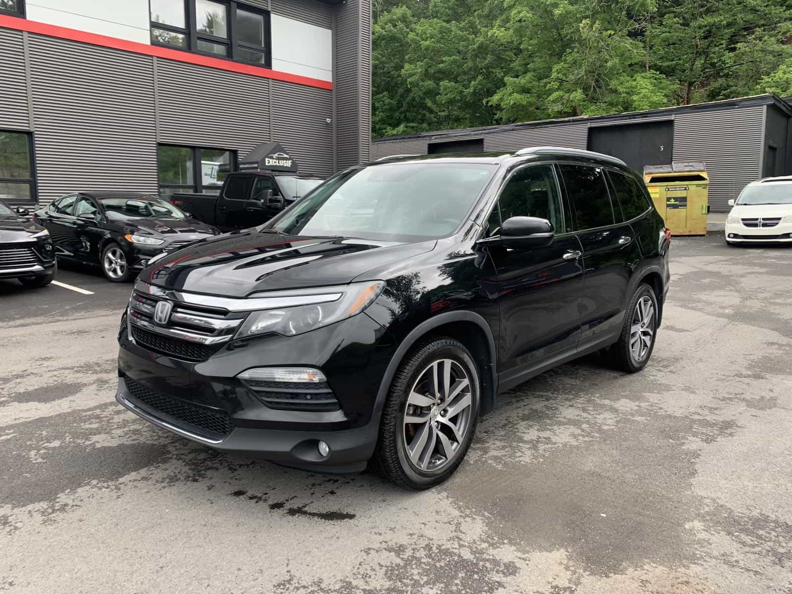 2017 Honda Pilot Touring - Image 1