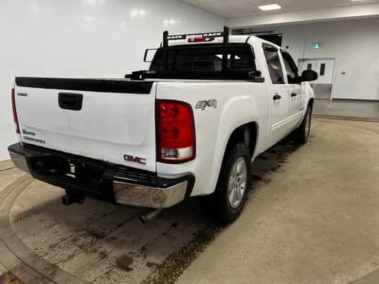 2011 GMC Sierra Hybrid - Image 17