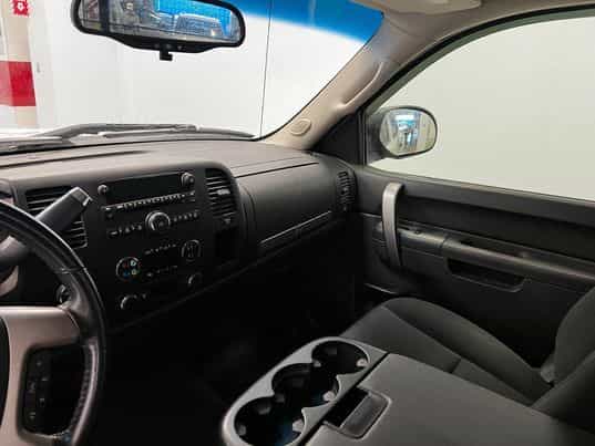 2011 GMC Sierra Hybrid - Image 19