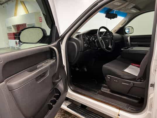 2011 GMC Sierra Hybrid - Image 11