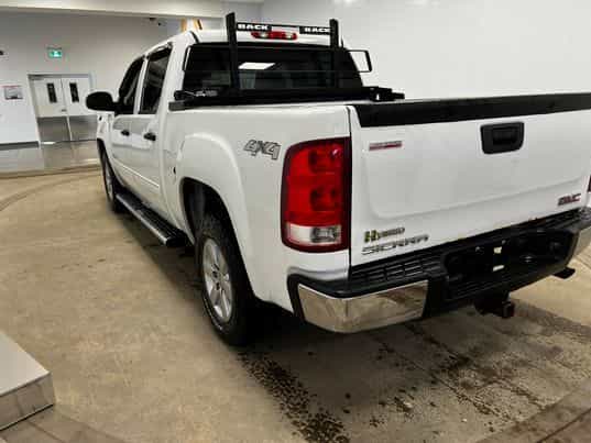2011 GMC Sierra Hybrid - Image 18