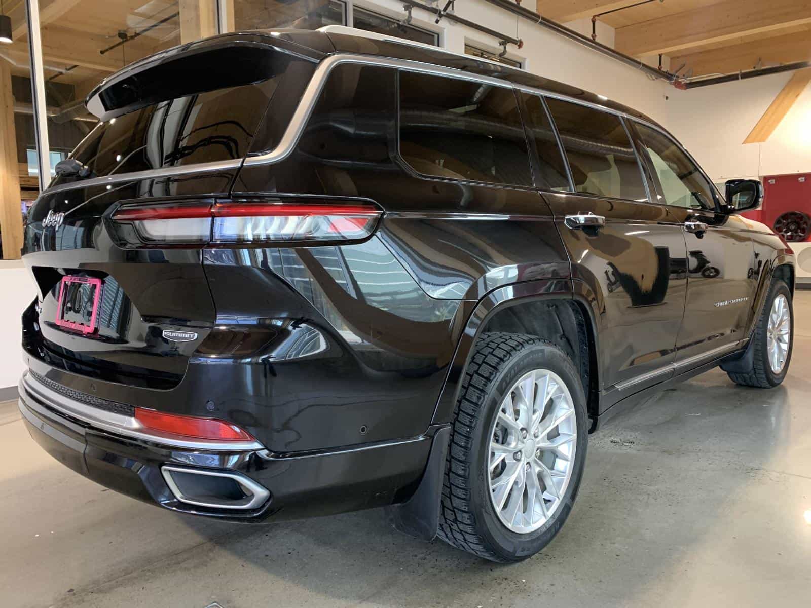 2021 Jeep Grand Cherokee L Summit - Image 9