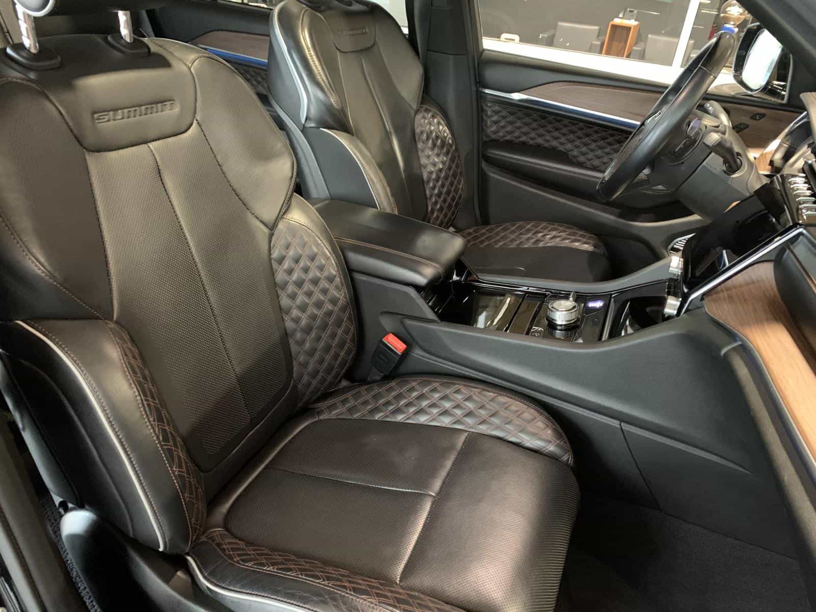 2021 Jeep Grand Cherokee L Summit - Image 10