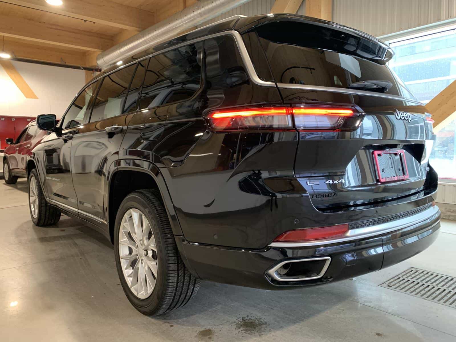 2021 Jeep Grand Cherokee L Summit - Image 2