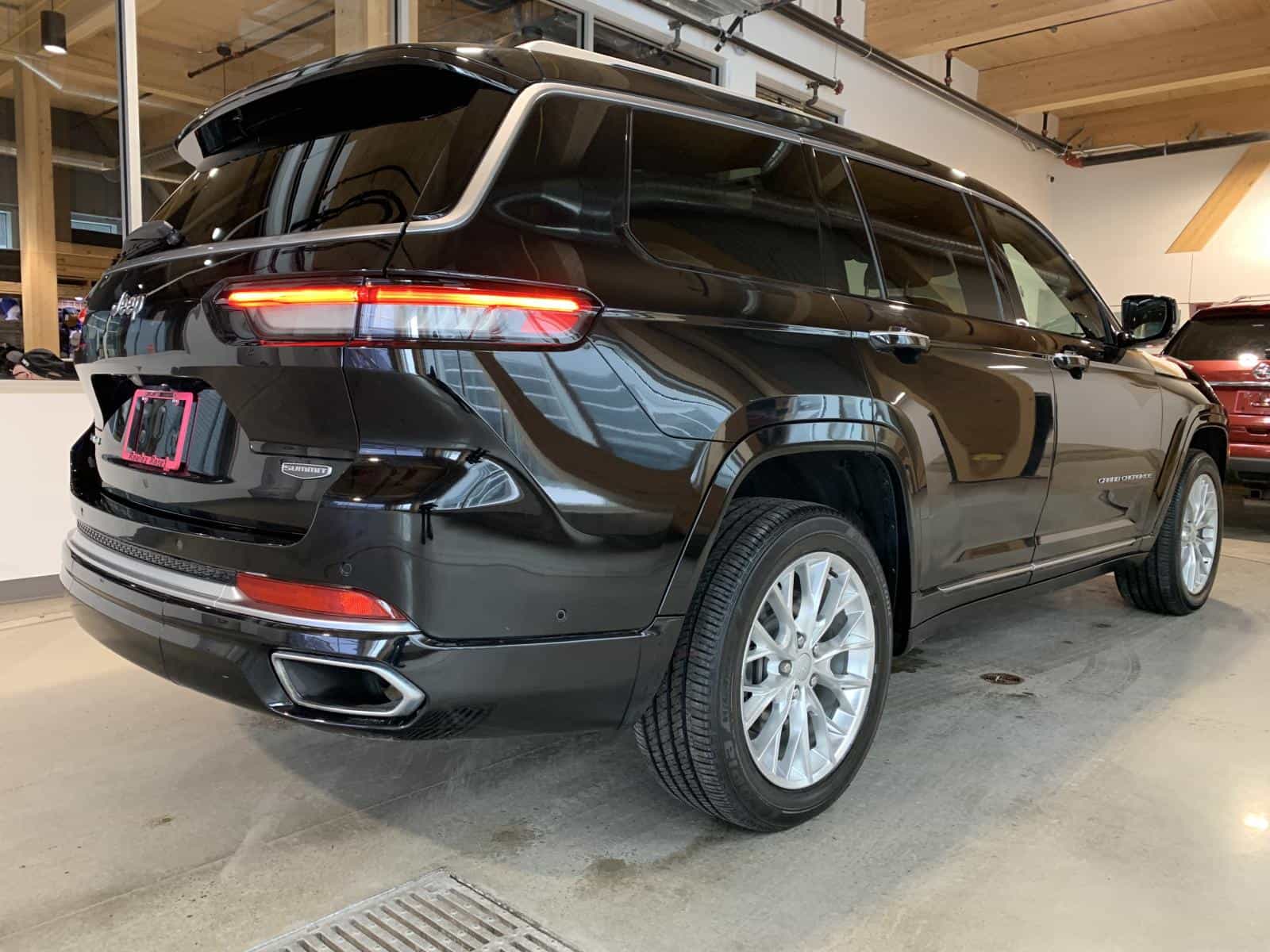 2021 Jeep Grand Cherokee L Summit - Image 4