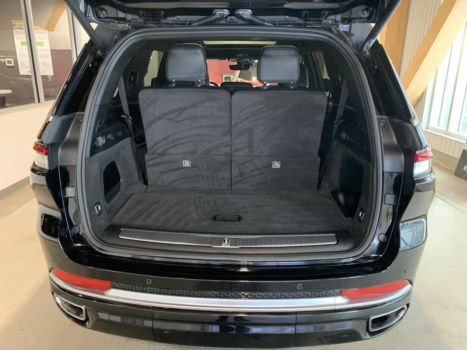 2021 Jeep Grand Cherokee L Summit - Image 13