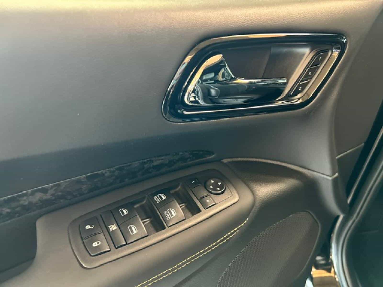 2025 Dodge Durango R/T (22J) - Image 10