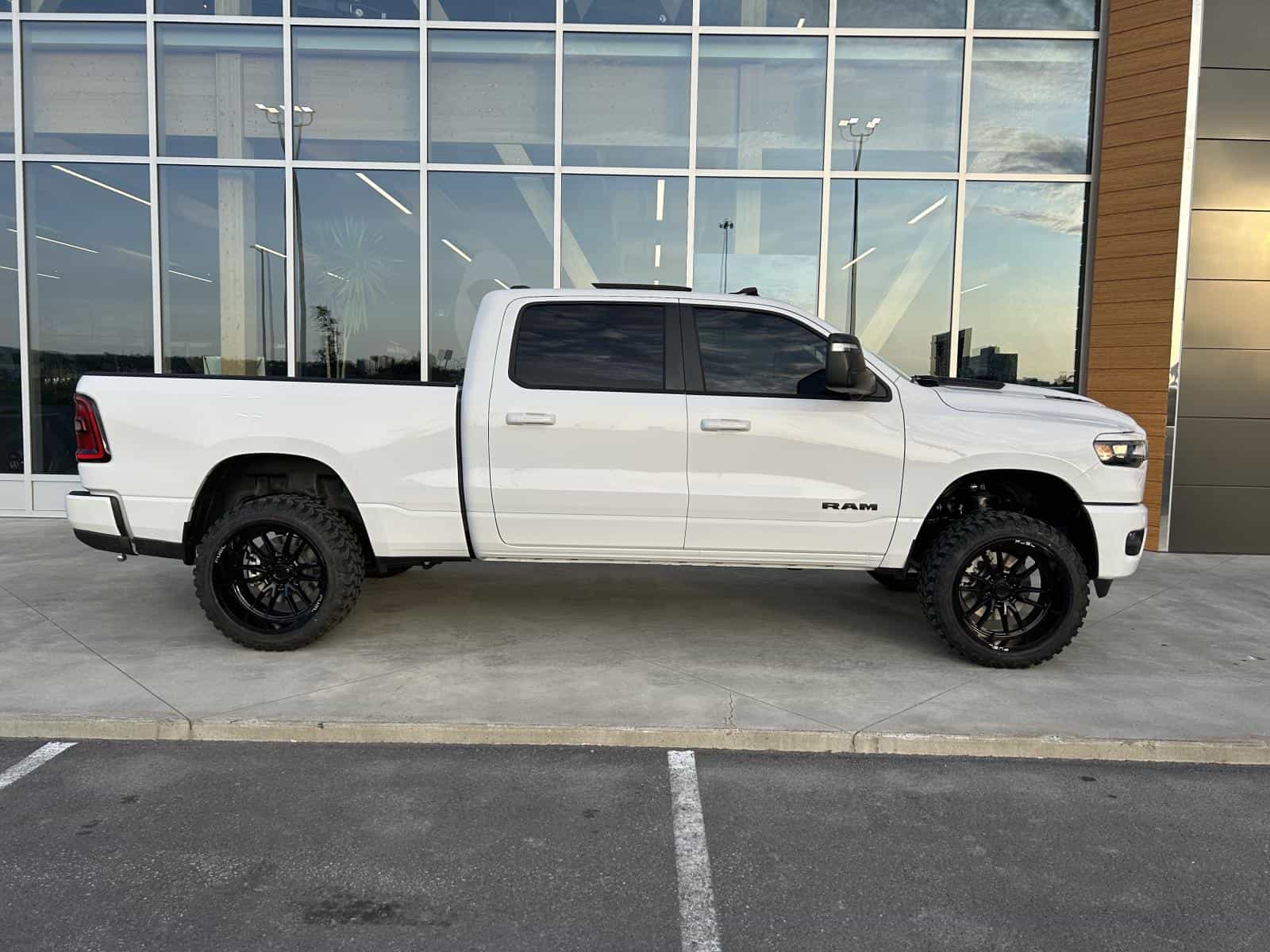 2025 RAM All-New 1500 Sport - Image 4