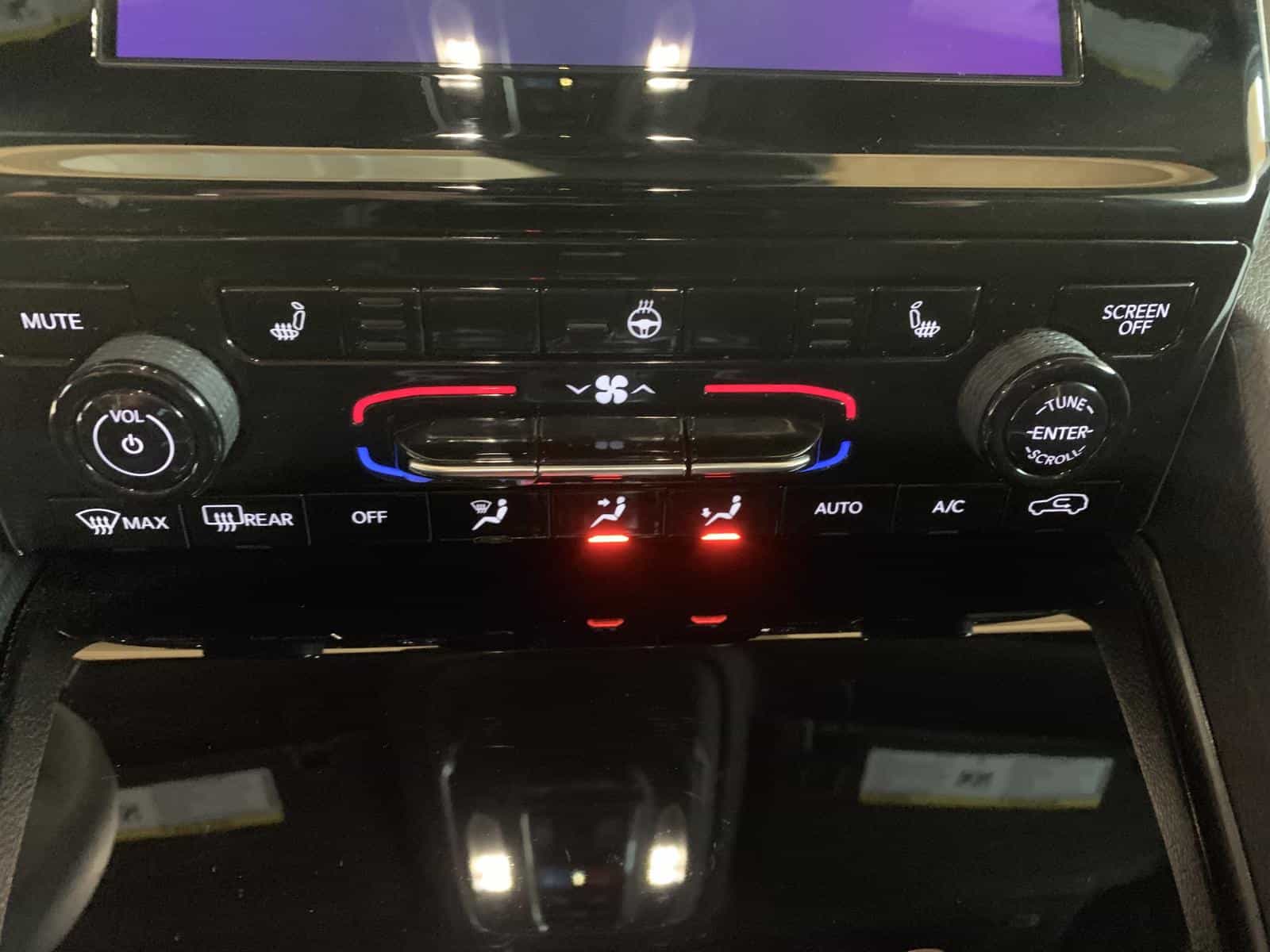 2024 Jeep Grand Cherokee L Laredo - Image 18