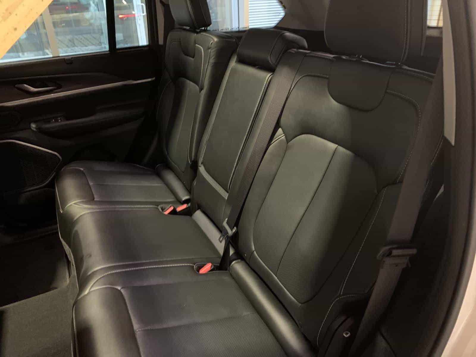 2022 Jeep Grand Cherokee Limited - Image 17