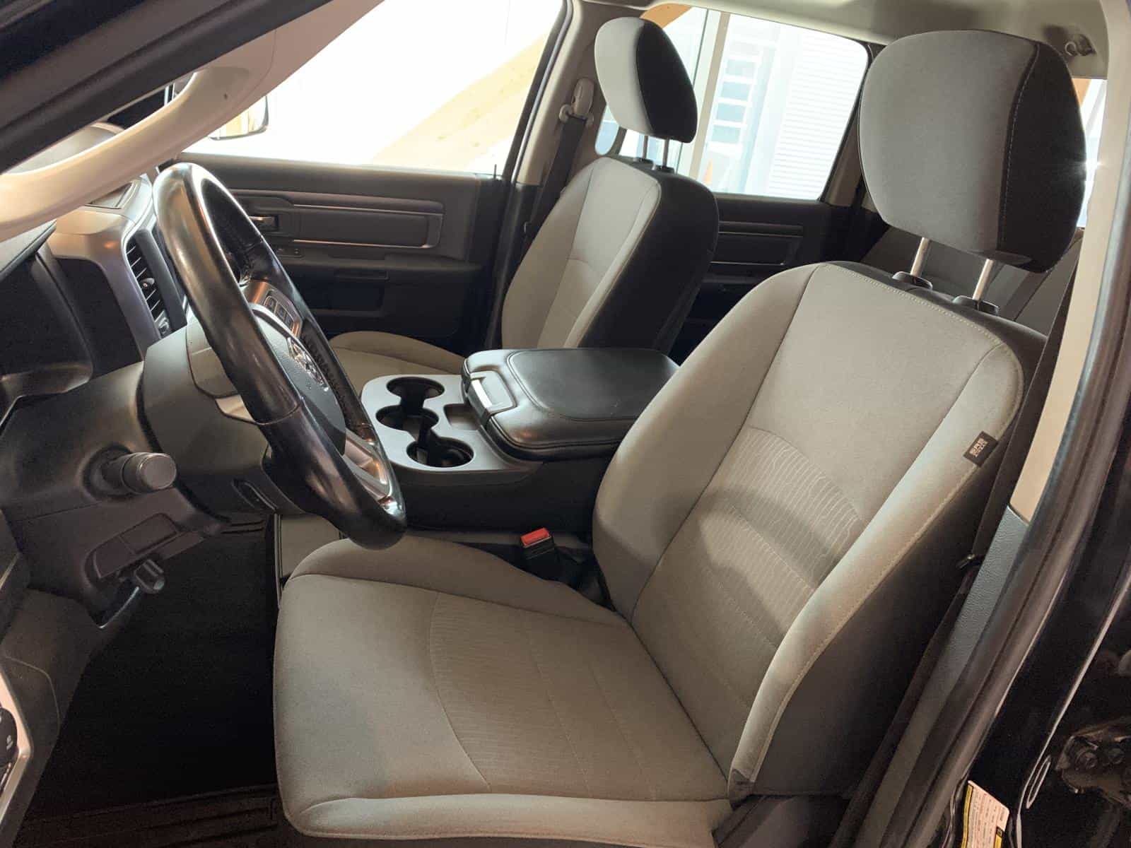 2021 RAM 1500 CLASSIC SLT 1500 Express - Image 10