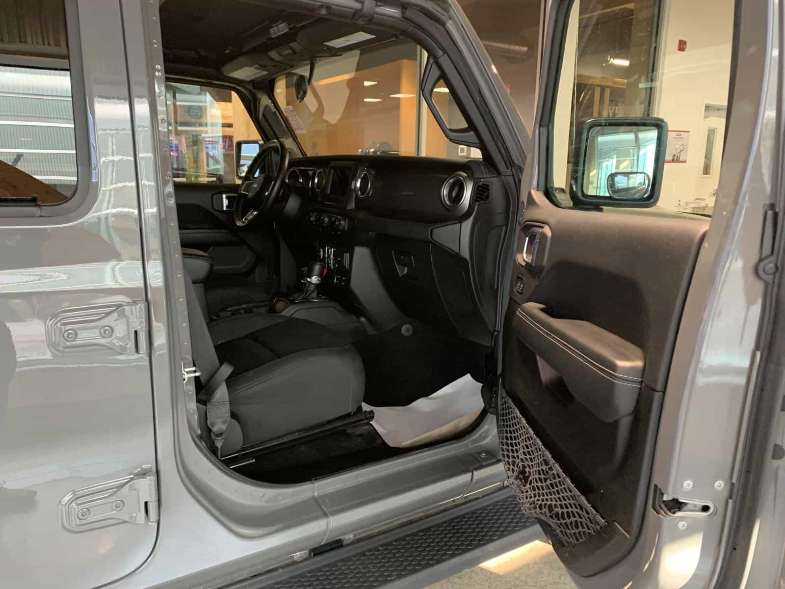 2021 Jeep Wrangler Unlimited Sahara - Image 8