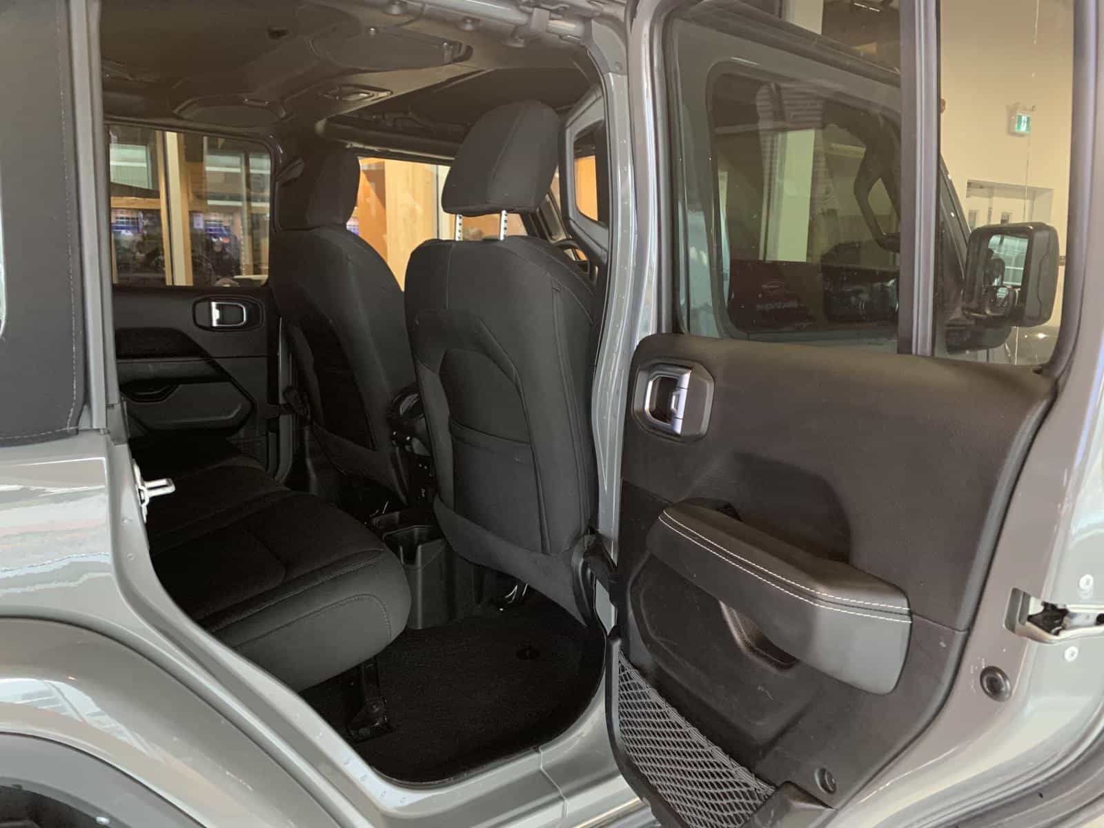 2021 Jeep Wrangler Unlimited Sahara - Image 10