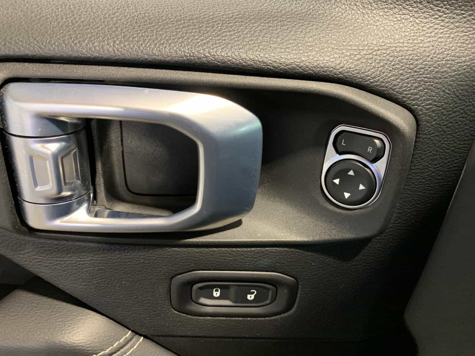 2021 Jeep Wrangler Unlimited Sahara - Image 20