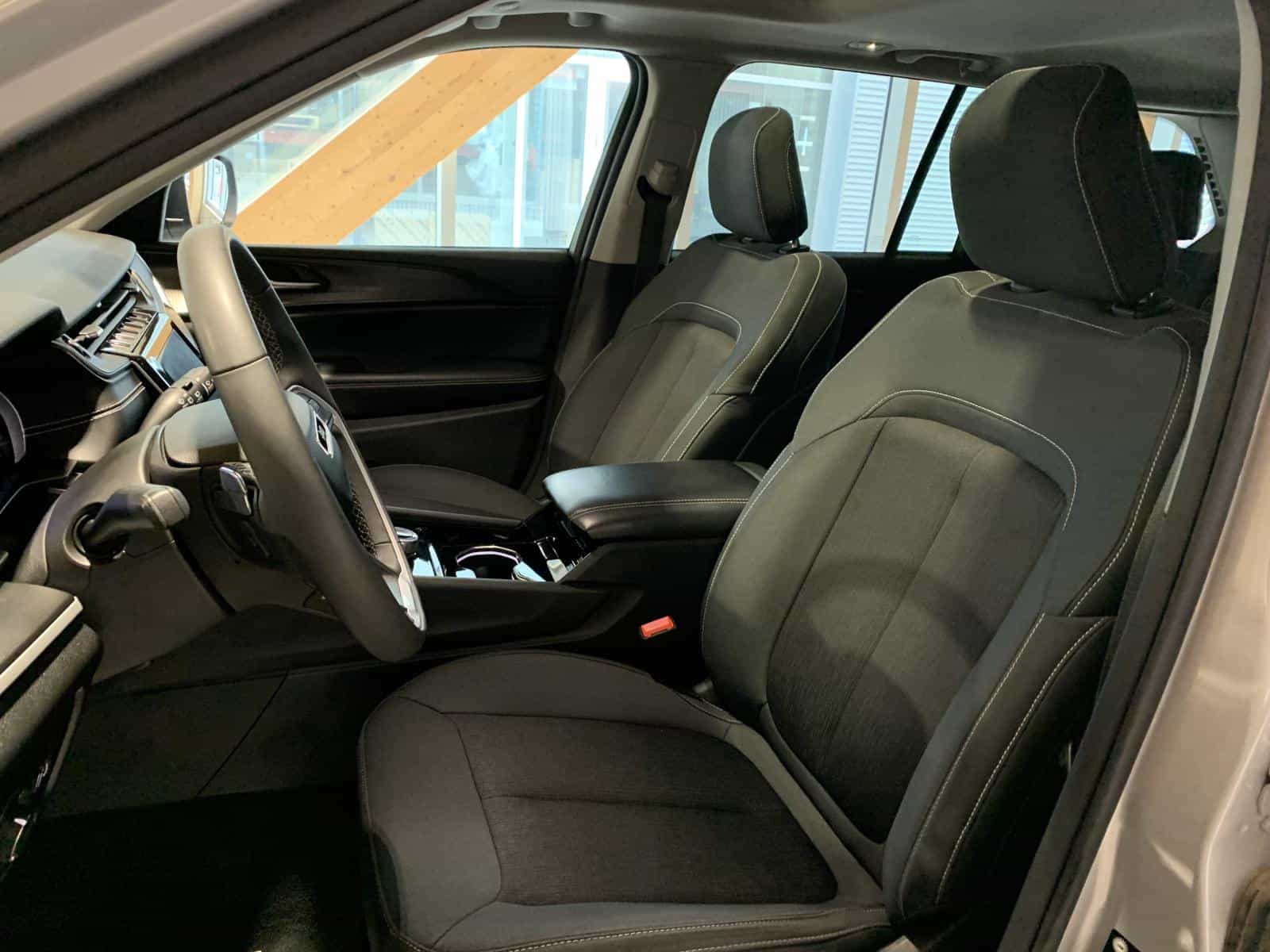 2023 Jeep GRAND CHEROKEE LAREDO/ALT Laredo - Image 11