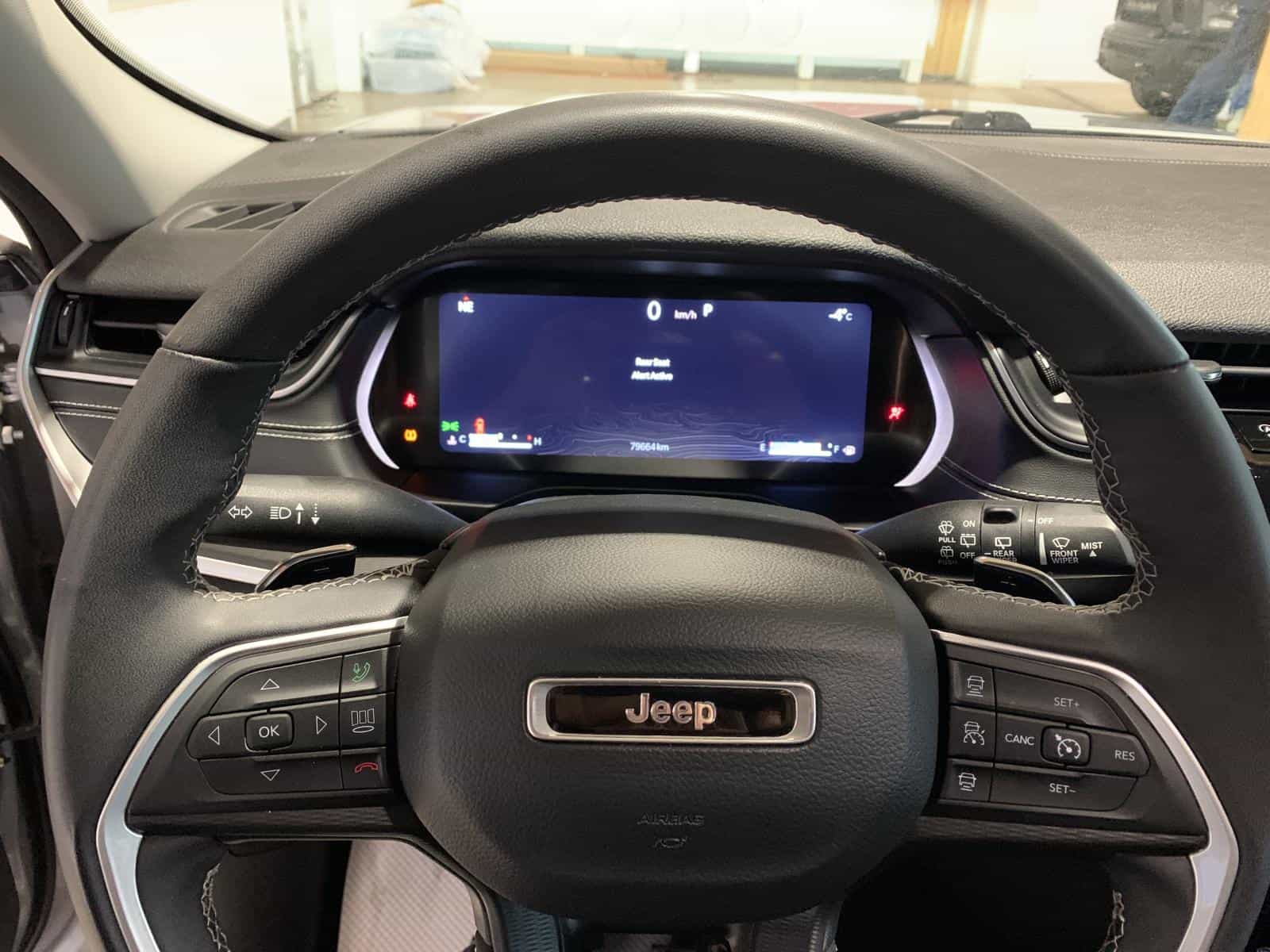 2023 Jeep GRAND CHEROKEE LAREDO/ALT Laredo - Image 14