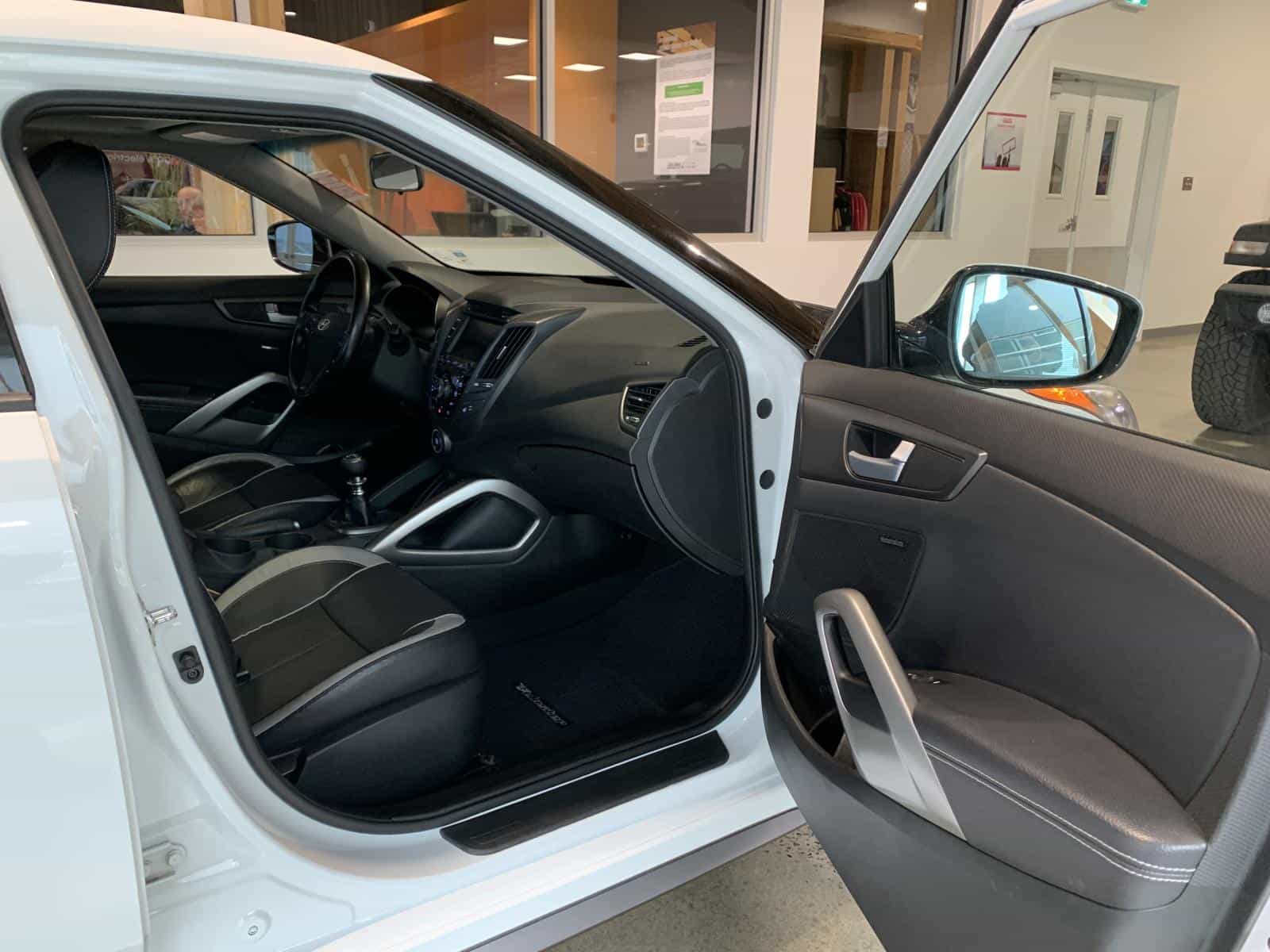 2015 Hyundai Veloster Turbo Turbo - Image 6