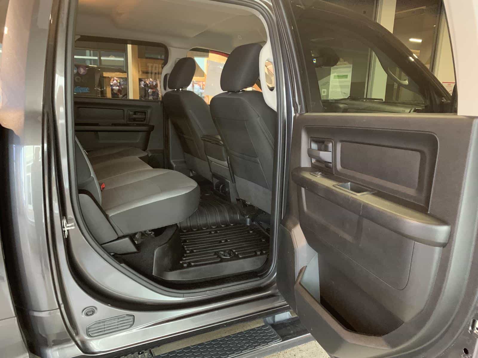 2022 RAM 1500 Classic Express - Image 8