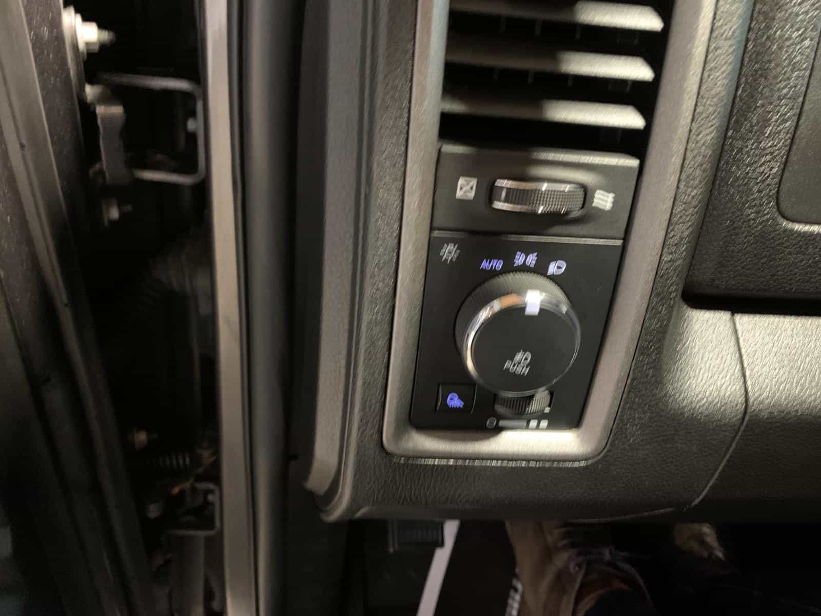 2022 RAM 1500 Classic Express - Image 19