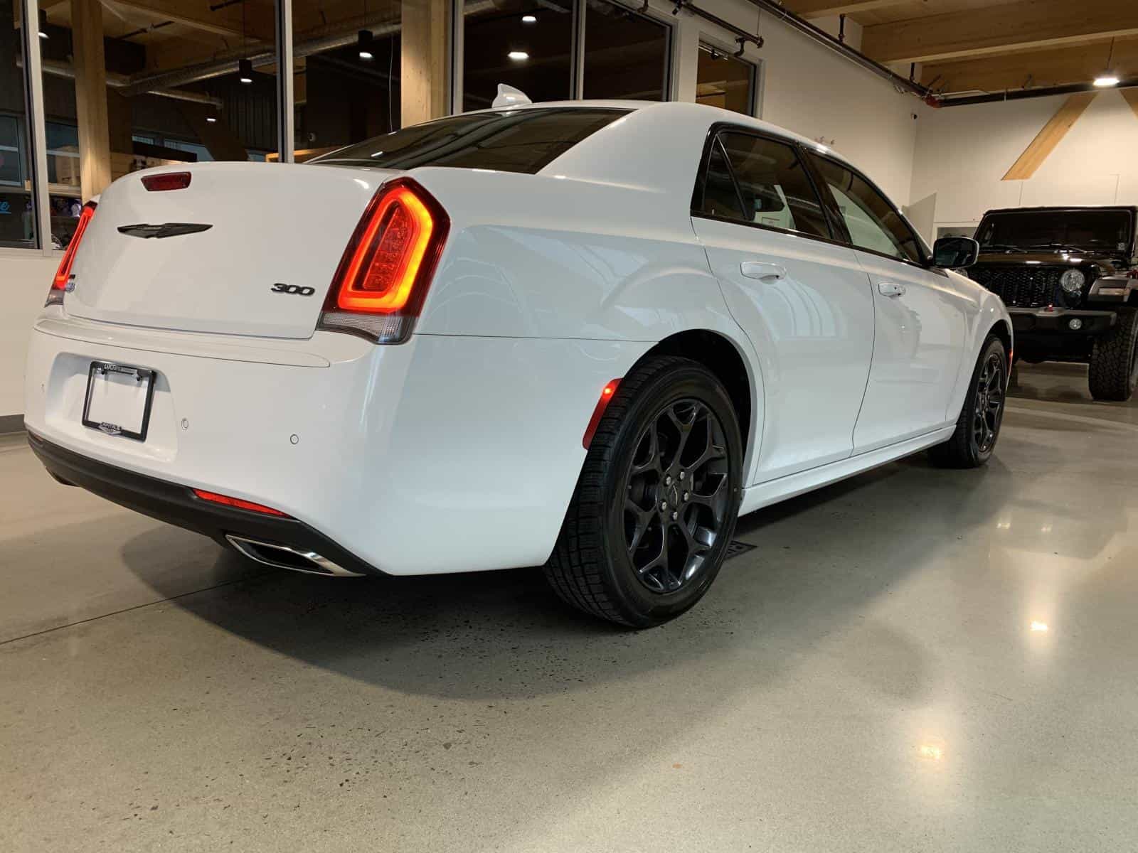 2023 Chrysler 300 Touring L Touring L - Image 4