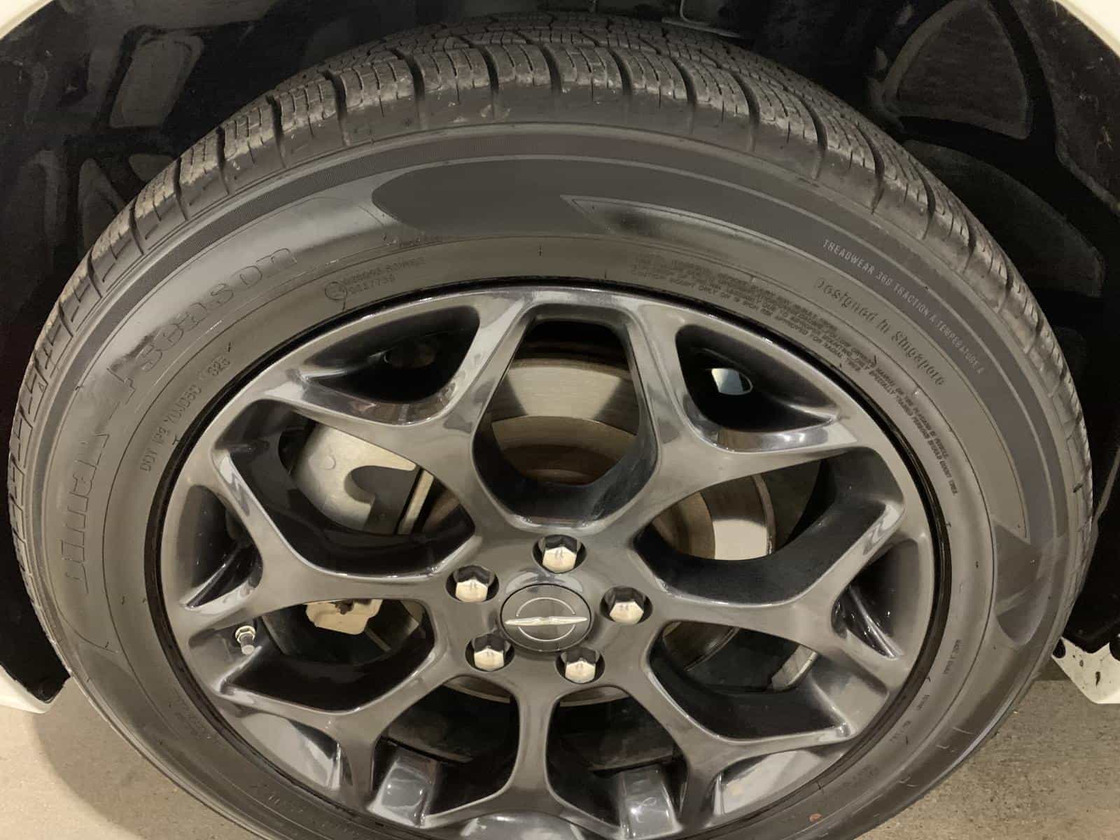 2023 Chrysler 300 Touring L Touring L - Image 7