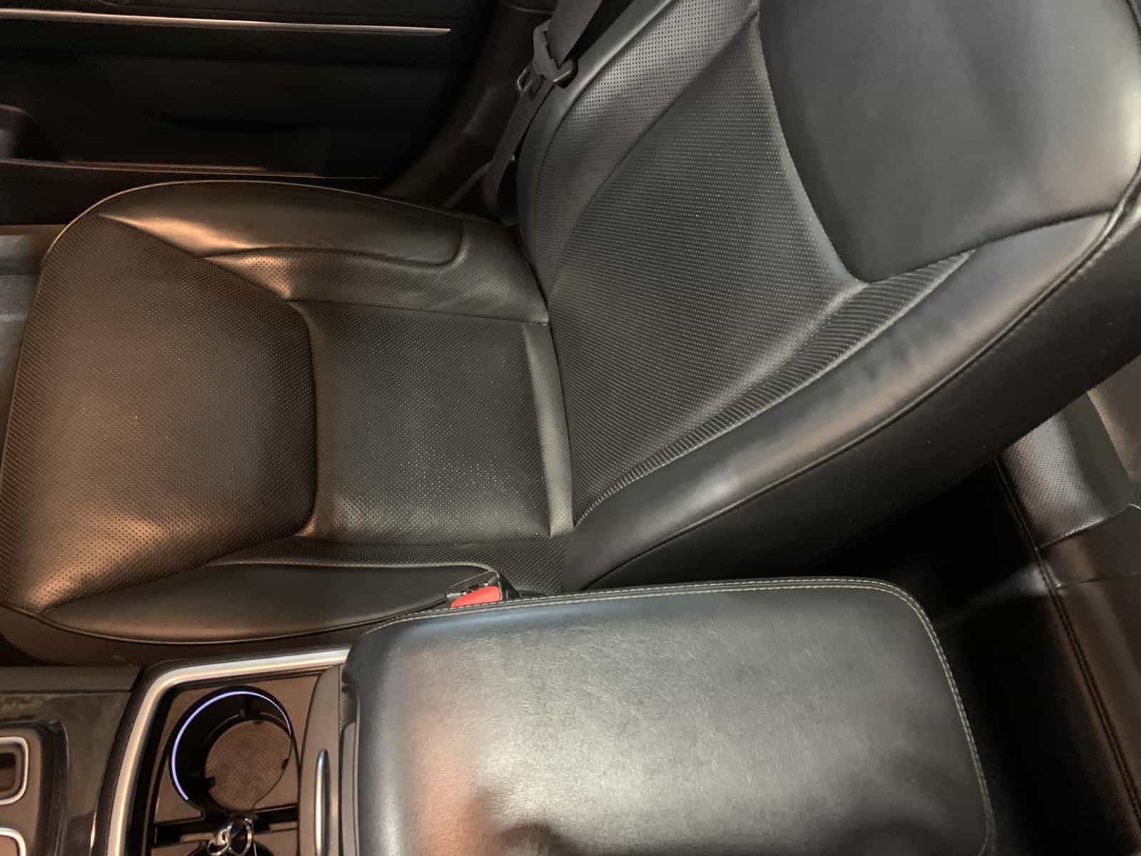 2023 Chrysler 300 Touring L - Image 26