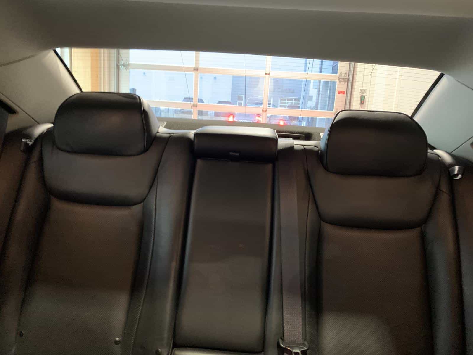 2023 Chrysler 300 Touring L - Image 25