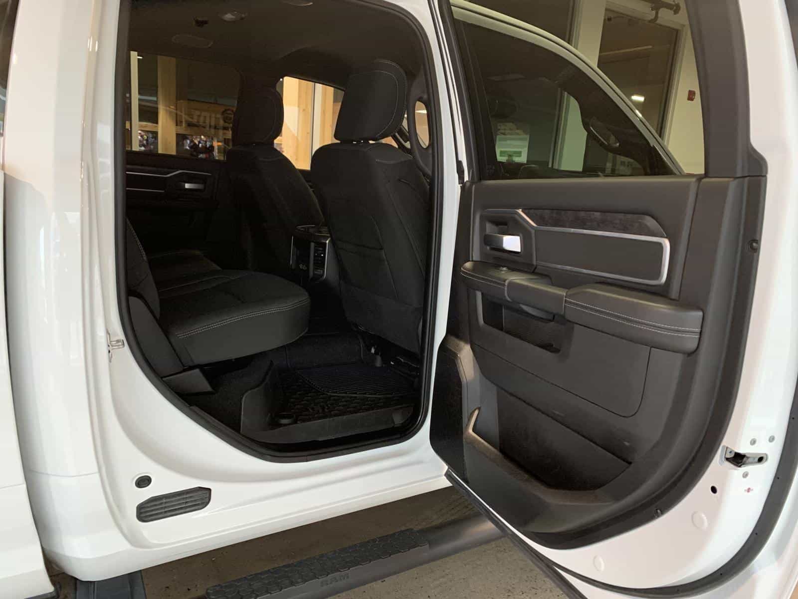 2024 RAM 2500 Big Horn - Image 12