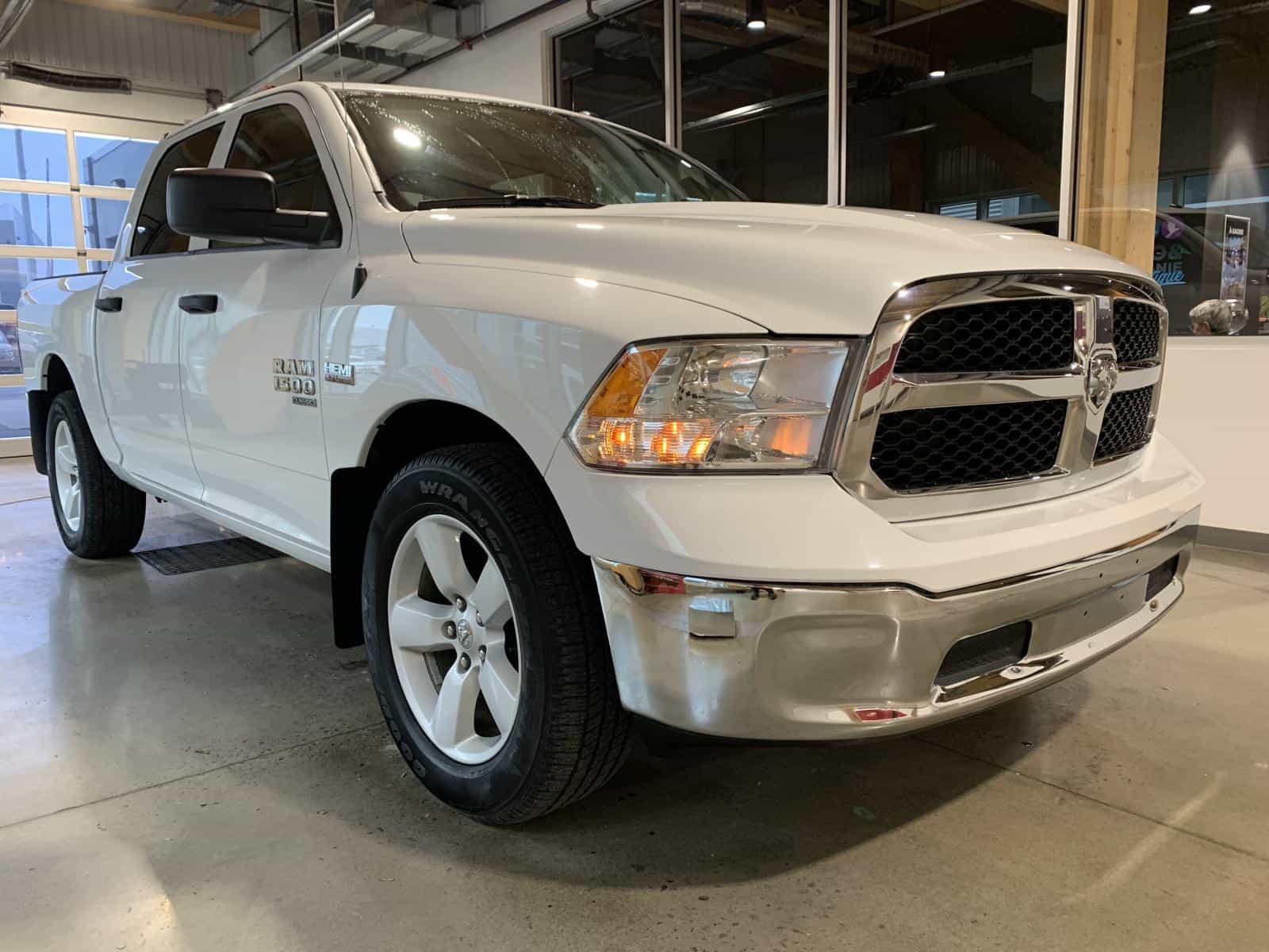 2023 RAM 1500 CLASSIC SLT SLT - Image 5
