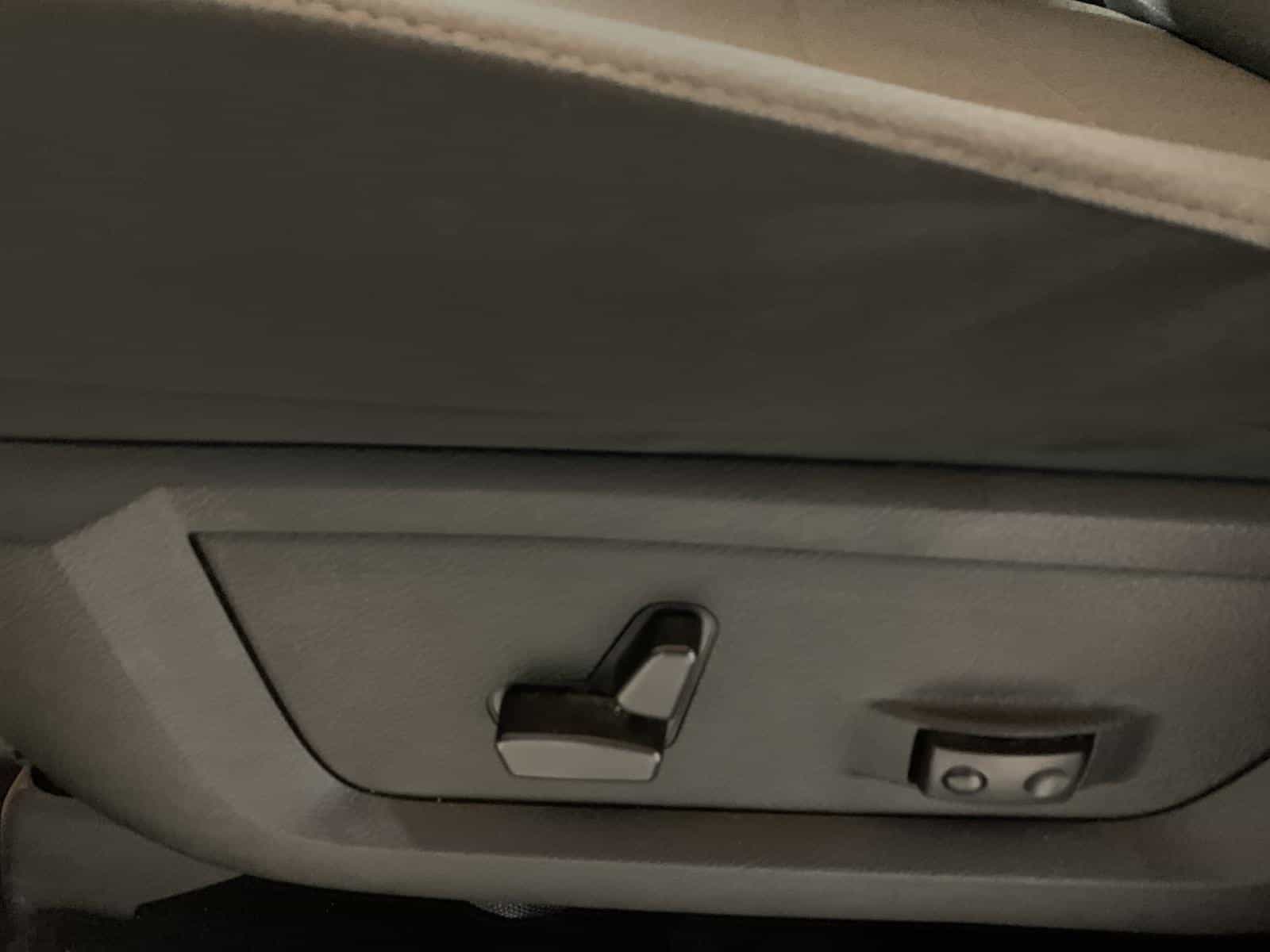 2023 RAM 1500 Classic SLT - Image 12