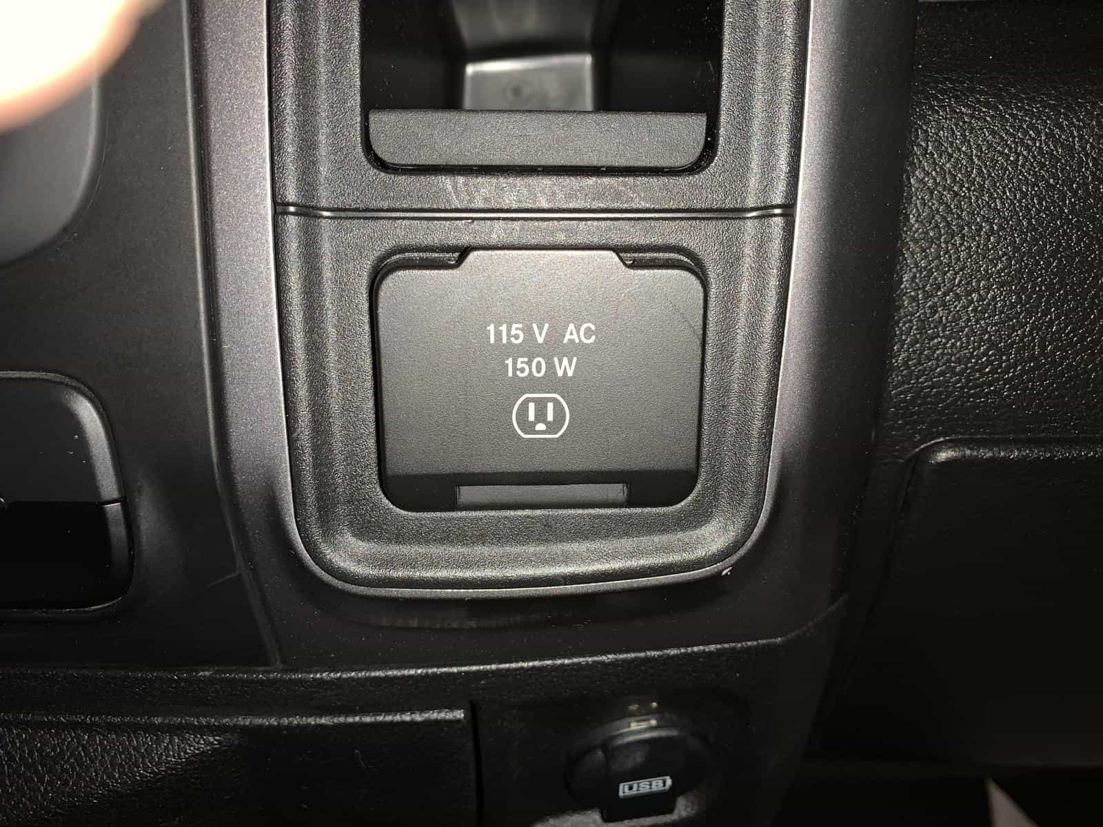 2023 RAM 1500 Classic SLT - Image 28