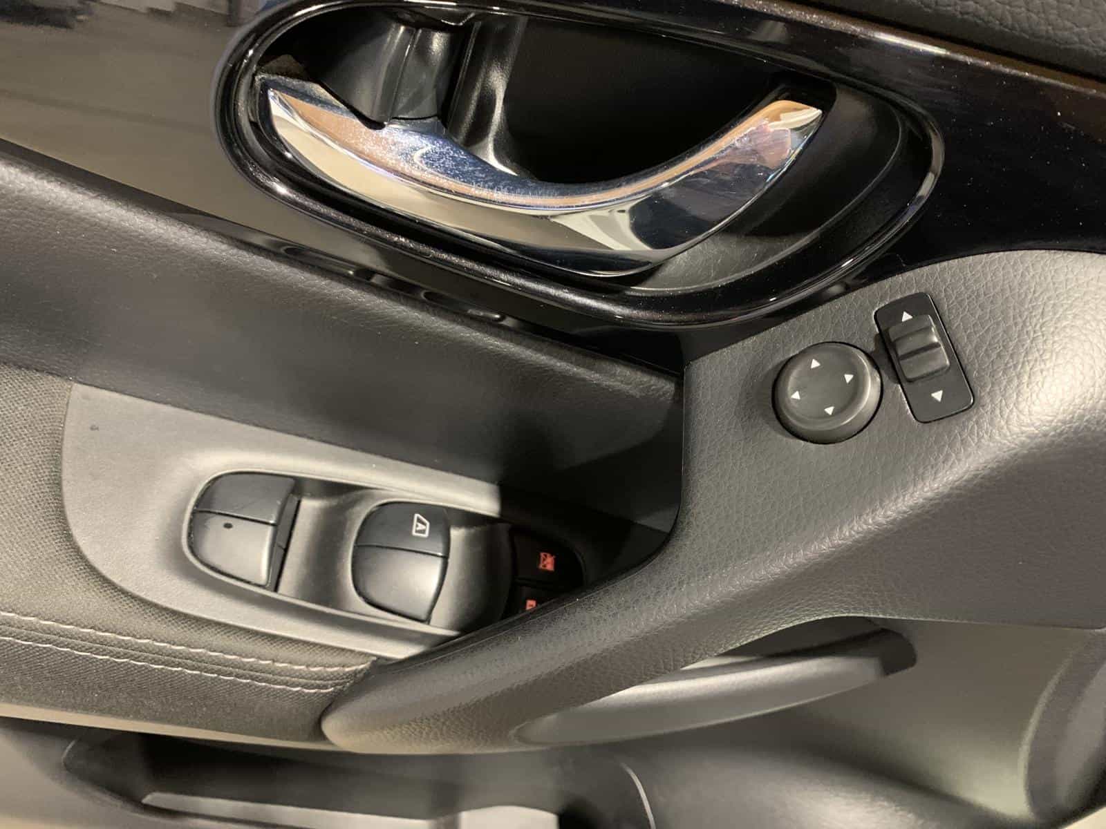 2017 Nissan Rogue Sport S/Sv/Sl S - Image 22