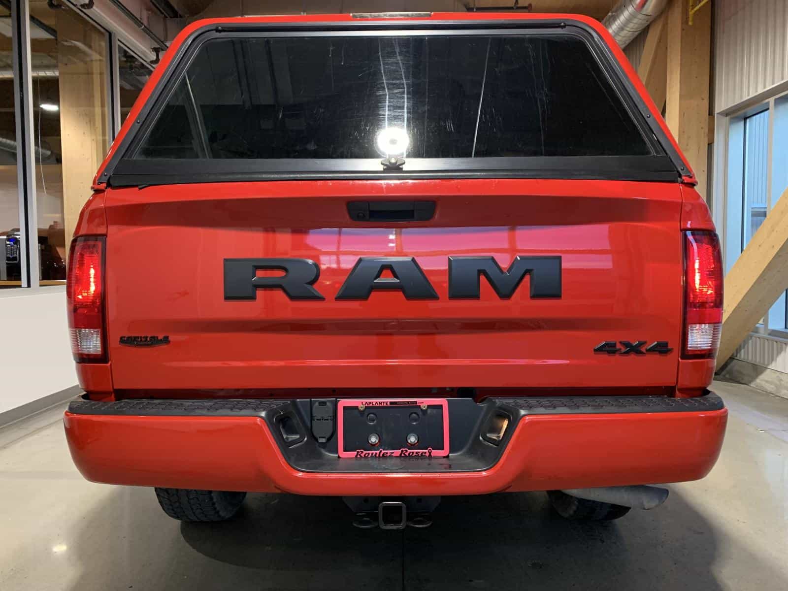 2021 RAM 1500 CLASSIC TRADESMAN Express - Image 3