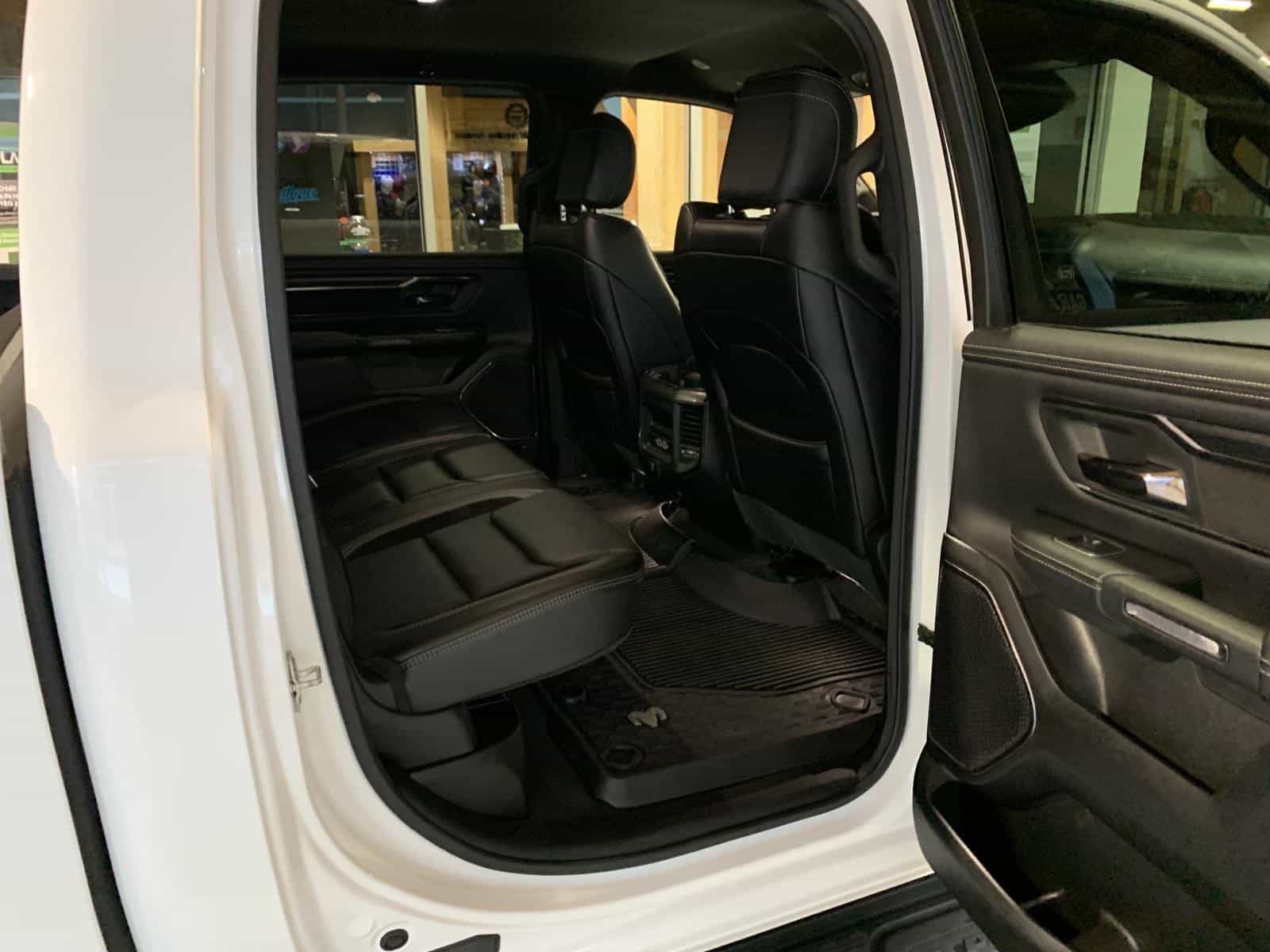 2023 RAM 1500 Sport Sport - Image 10