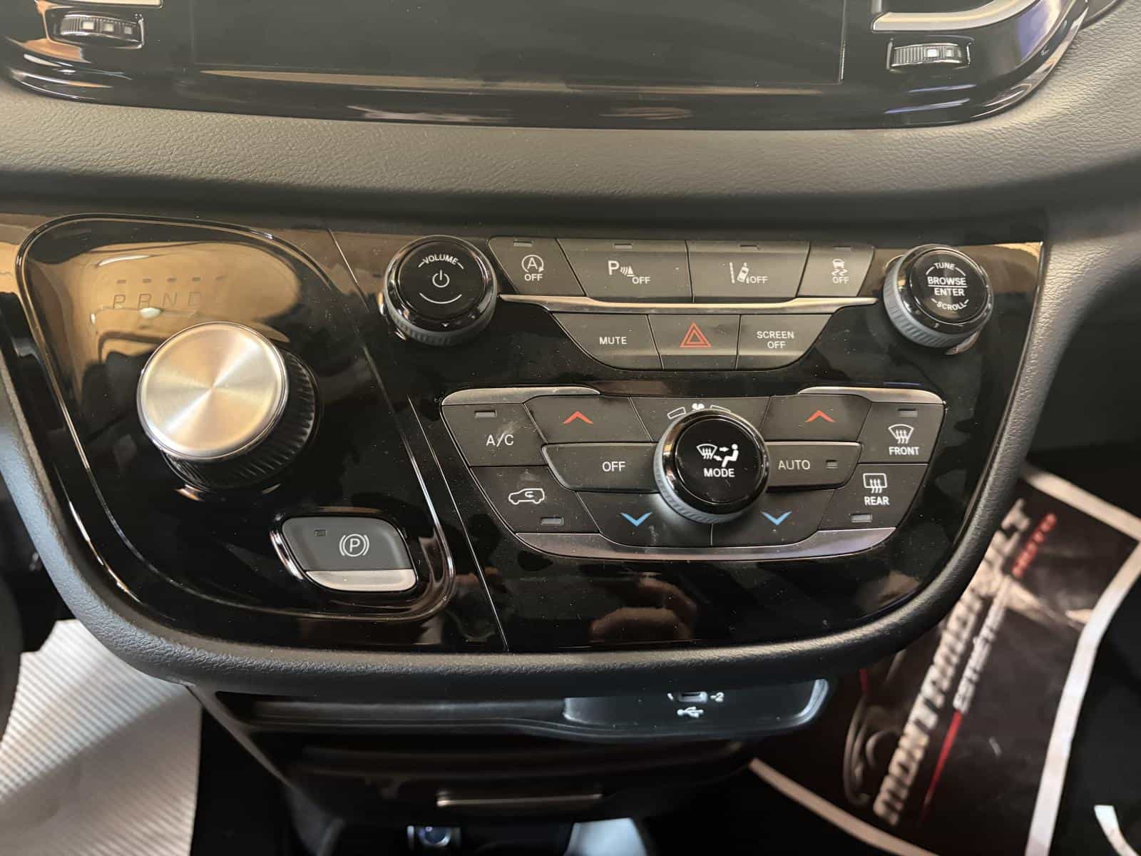 Image 17 Chrysler Grand Caravan SXT 2026