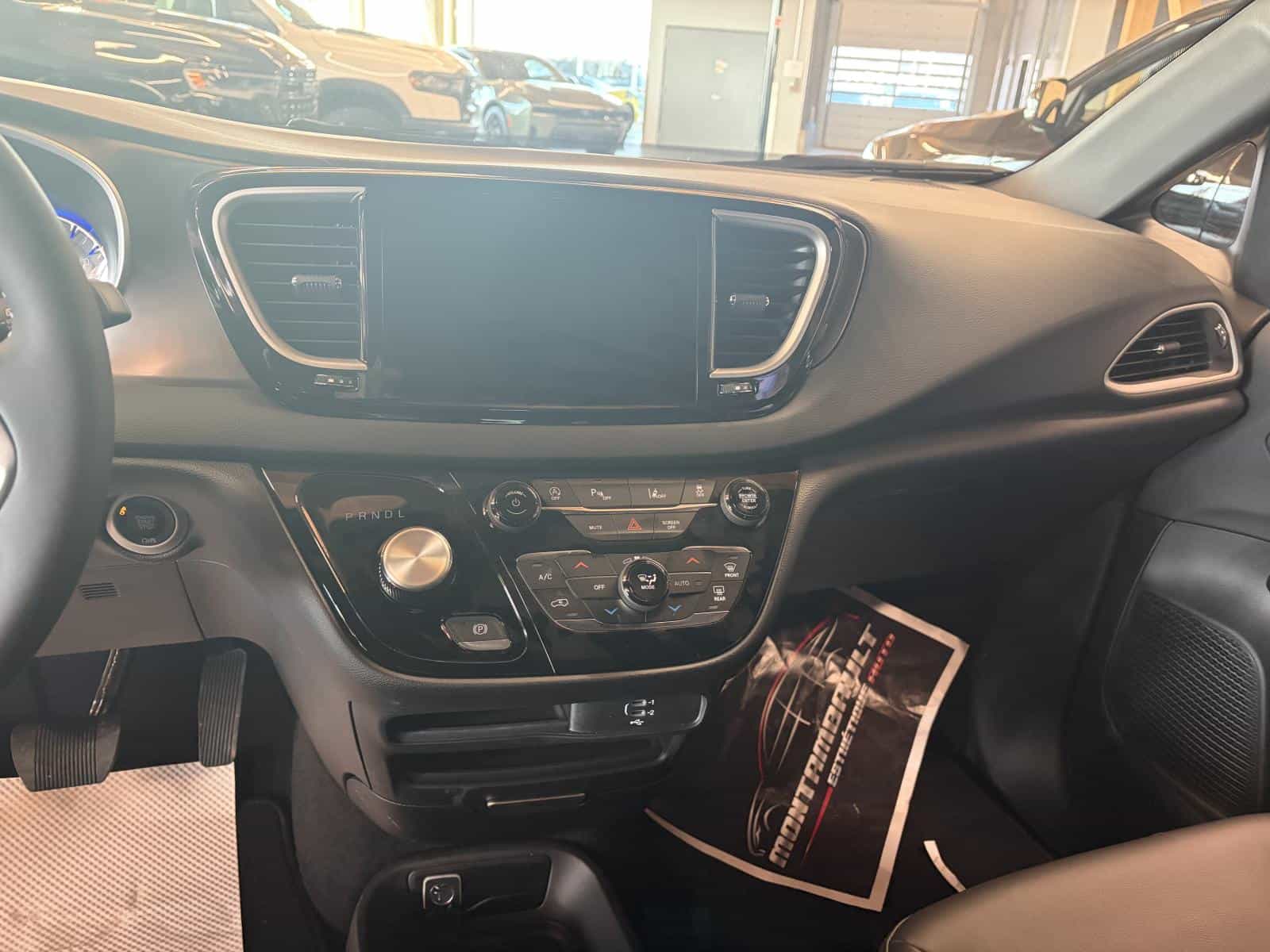 Image 16 Chrysler Grand Caravan SXT 2026