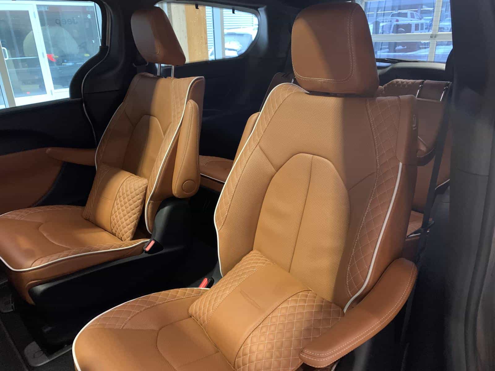 2024 Chrysler Pacifica Hybrid Pinnacle Pinnacle PHEV - Image 12