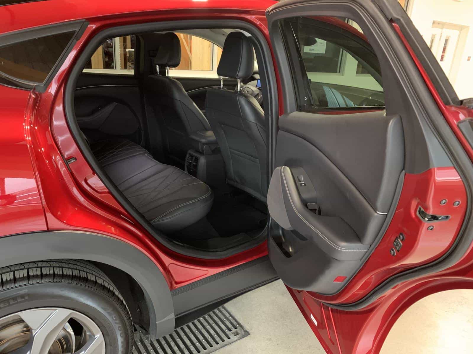 2021 Ford Mustang Select - Image 10